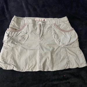 HINT JEANS